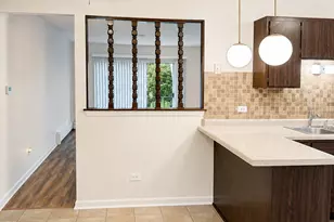 5733 W 103rd St, Oak Lawn, IL 60453 - Photo 3
