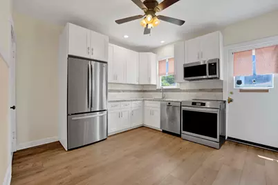 2419 W Berenice Avenue, Chicago, IL 60618 - Photo 15