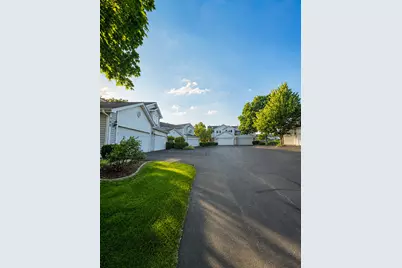 900 Ashley Court, Westmont, IL 60559 - Photo 31