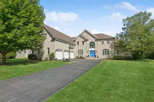 391 Lake Run Ln, North Aurora, IL 60542 - Photo 1