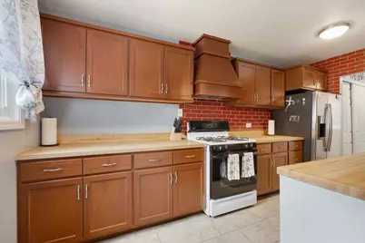 1406 Glen Hill Drive, Glendale Heights, IL 60139 - Photo 7