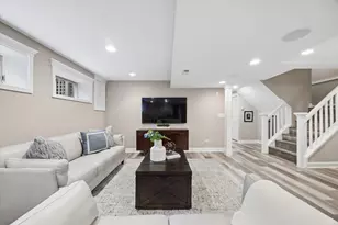11515 Burr Oak Ln, Burr Ridge, IL 60527 - Photo 29