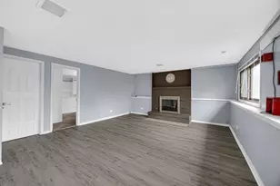 915 Wampum Ct, Carol Stream, IL 60188 - Photo 15