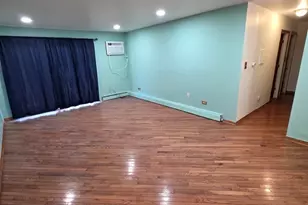1045 Higgins Quarters Dr, Hoffman Estates, IL 60169 - Photo 9