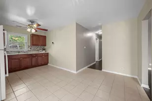 17550 Winston Ct, Country Club Hills, IL 60478 - Photo 9