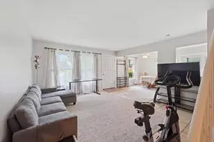 1784 Queensbury Cir, Hoffman Estates, IL 60169 - Photo 15