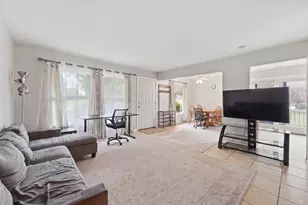 1784 Queensbury Cir, Hoffman Estates, IL 60169 - Photo 13