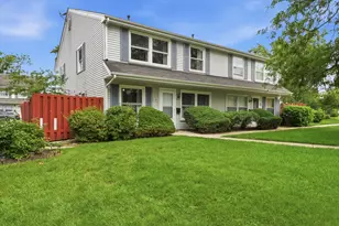 1784 Queensbury Cir, Hoffman Estates, IL 60169 - Photo 1