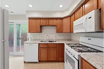 1784 Queensbury Circle #5714, Hoffman Estates, IL 60169 - Photo 11