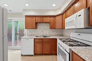 1784 Queensbury Cir, Hoffman Estates, IL 60169 - Photo 11