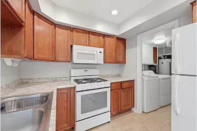 1784 Queensbury Circle #5714, Hoffman Estates, IL 60169 - Photo 7