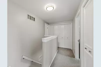 1784 Queensbury Circle #5714, Hoffman Estates, IL 60169 - Photo 23