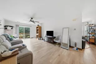 182 Aspen Ct, North Aurora, IL 60542 - Photo 5