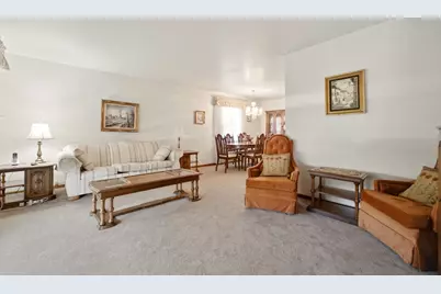 11607 S Avenue J, Chicago, IL 60617 - Photo 5