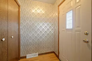 11607 S Ave J, Chicago, IL 60617 - Photo 3