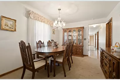 11607 S Avenue J, Chicago, IL 60617 - Photo 7