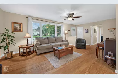 606 Banbury Court, Roselle, IL 60172 - Photo 3