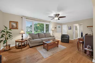 606 Banbury Ct, Roselle, IL 60172 - Photo 3