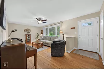 606 Banbury Court, Roselle, IL 60172 - Photo 5