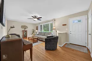 606 Banbury Ct, Roselle, IL 60172 - Photo 5