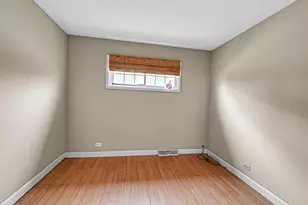 16410 Laura Ln, Oak Forest, IL 60452 - Photo 7