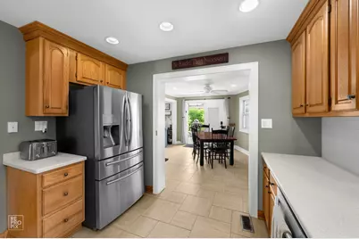 605 Banbury Court, Roselle, IL 60172 - Photo 7