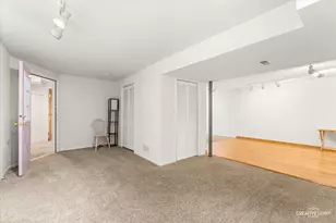 920 Fairfax Ct, Elgin, IL 60120 - Photo 21