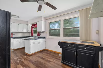 815 Blackhawk Drive, University Park, IL 60484 - Photo 5