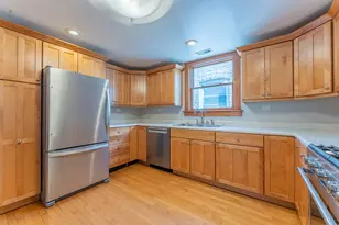 5325 W Montrose Ave, Chicago, IL 60641 - Photo 5