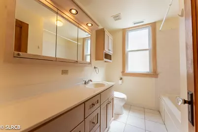 5325 W Montrose Avenue #2, Chicago, IL 60641 - Photo 15