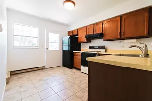 7108 Lexington Ln, Fox Lake, IL 60020 - Photo 3