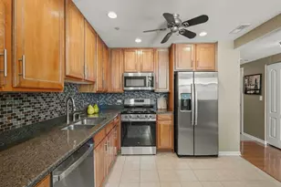 855 E 22nd St, Lombard, IL 60148 - Photo 3