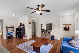 2135 Ivy Ct, Champaign, IL 61821 - Photo 9