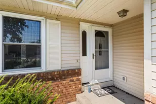 2135 Ivy Ct, Champaign, IL 61821 - Photo 3