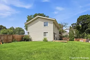 430 Shagbark Ln, Lindenhurst, IL 60046 - Photo 37