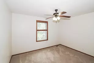 1324 Nantucket Ct, Carol Stream, IL 60188 - Photo 21