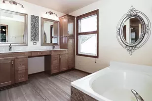 1324 Nantucket Ct, Carol Stream, IL 60188 - Photo 17