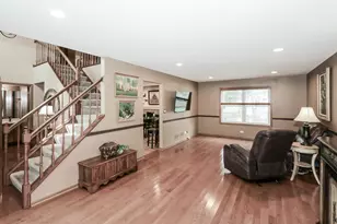 1324 Nantucket Ct, Carol Stream, IL 60188 - Photo 5