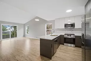 510 S Annandale Dr, Lake in the Hills, IL 60156 - Photo 5