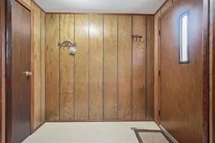 301 Shay Ct, Wheeling, IL 60090 - Photo 7