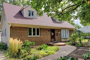 1937 Nottingham Ln, Wheaton, IL 60189 - Photo 1