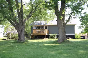 212 Valleyview Dr, Orangeville, IL 61060 - Photo 3