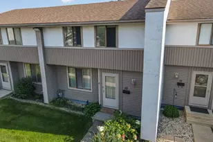 10 Briarcliff Ct, Bourbonnais, IL 60914 - Photo 1