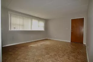 10931 S Lloyd Dr, Worth, IL 60482 - Photo 3