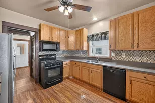 315 N 12th St, Rochelle, IL 61068 - Photo 9