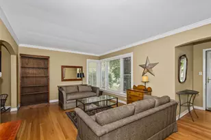 8130 Kilbourn Ave, Skokie, IL 60076 - Photo 3