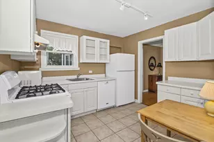 8130 Kilbourn Ave, Skokie, IL 60076 - Photo 13