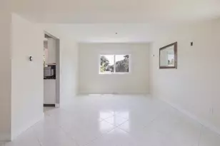 635 N Brookdale Dr, Schaumburg, IL 60194 - Photo 3