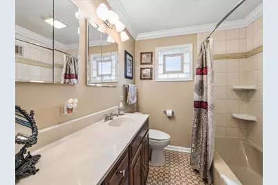 1323 W Sigwalt Street, Arlington Heights, IL 60005 - Photo 11