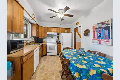 1323 W Sigwalt Street, Arlington Heights, IL 60005 - Photo 5
